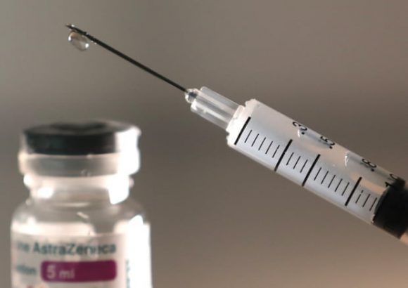 AZ 백신, 3상 임상서 내약성·안전성 양호…예방효과는 74%