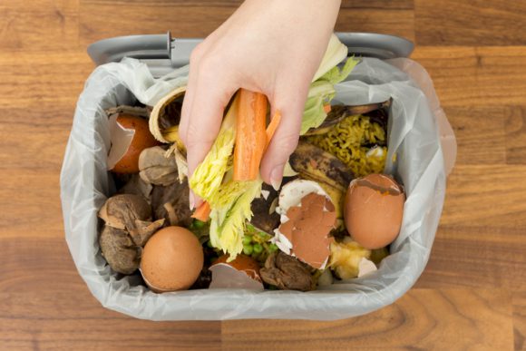 음식물 쓰레기 늘어…”환경 생각하며 먹어요”