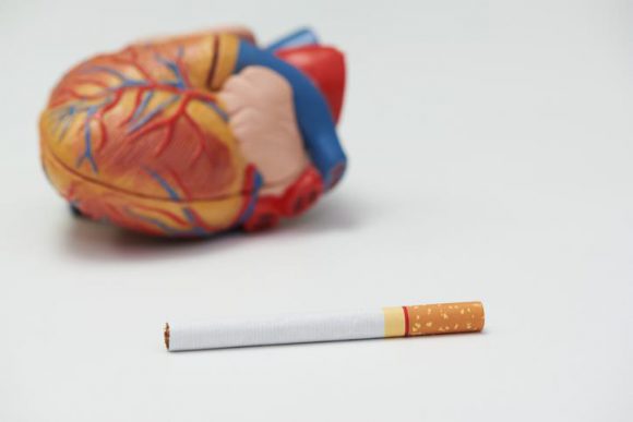 하루 담배 한 개비, 심장병 위험 50% 높아진다