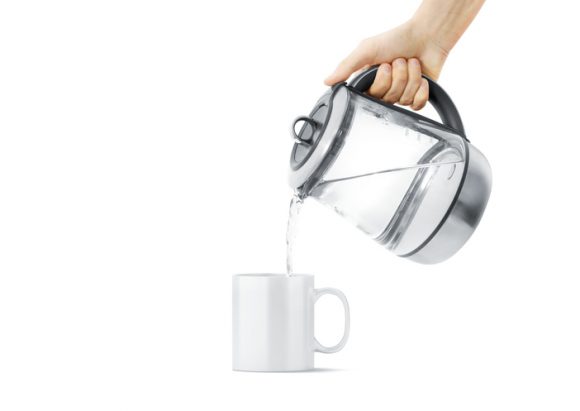 ‘따뜻한 물’ 한잔의 건강 효과 8가지