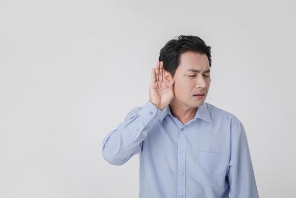 청력 떨어지면 치매, 우울증 위험 증가