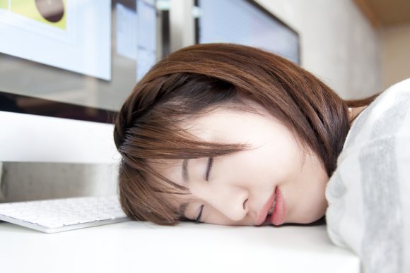 식후 쏟아지는 졸음, 원인과 대처법
