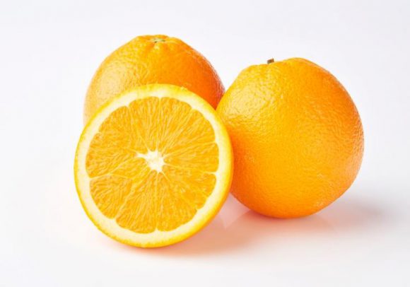 ﻿오렌지, 딸기… 노화로 인한 백내장 예방에 도움