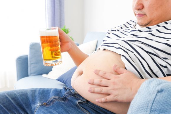 뚱뚱한 사람 술 많이 마시면, 암 위험 60% 더 높아 (연구)
