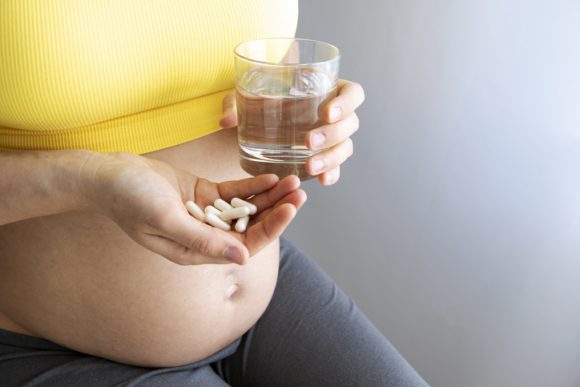 임신 후반기 스트레스, 아기 철분 흡수 방해 (연구)