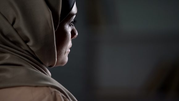 집단 실신·마비…아프간 여성들에게 무슨 일이?