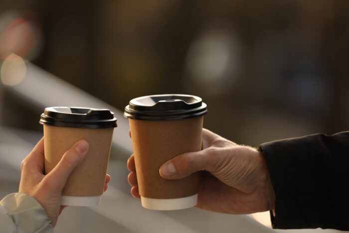 주당 일회용 커피 한잔, 연간 9만개 미세플라스틱 먹는 셈 (연구)