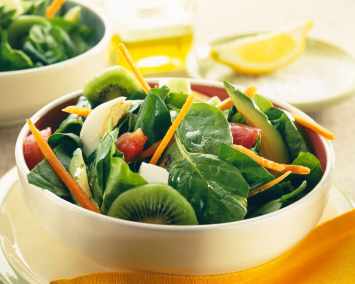 ‘열량 ↓·영양 ↑’ 샐러드 더 건강하게 먹는 법 5
