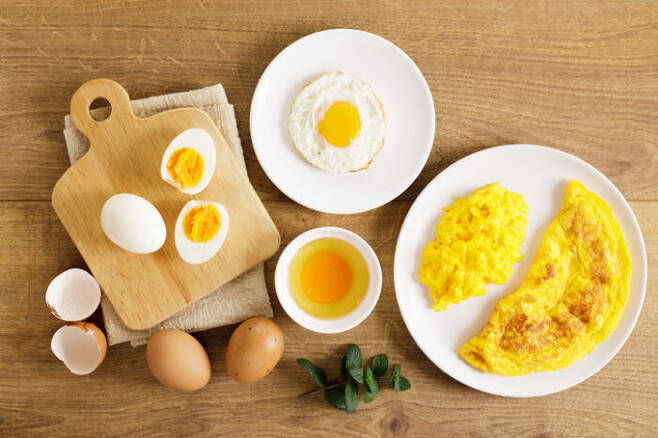 아침에 달걀·사과 꾸준히 먹었더니…근육·혈관에 변화가?