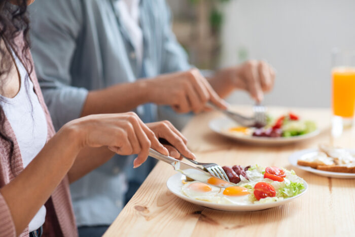 중년 여성의 고혈압 전 단계… 최악의 식사 습관은?