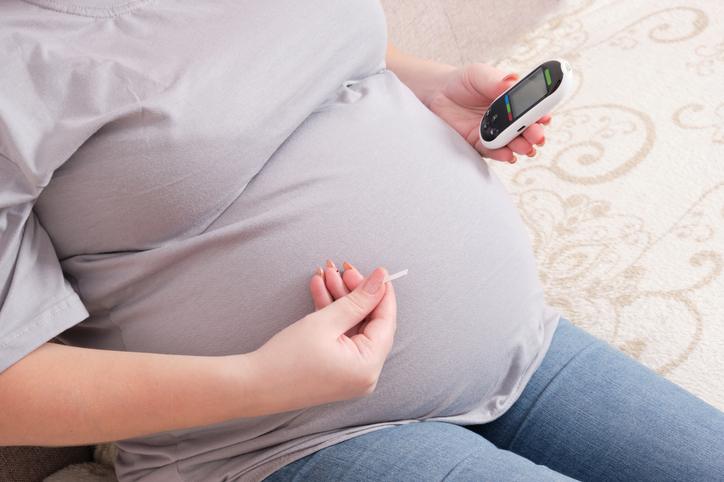태아 발달 늦추는 임신합병증은?
