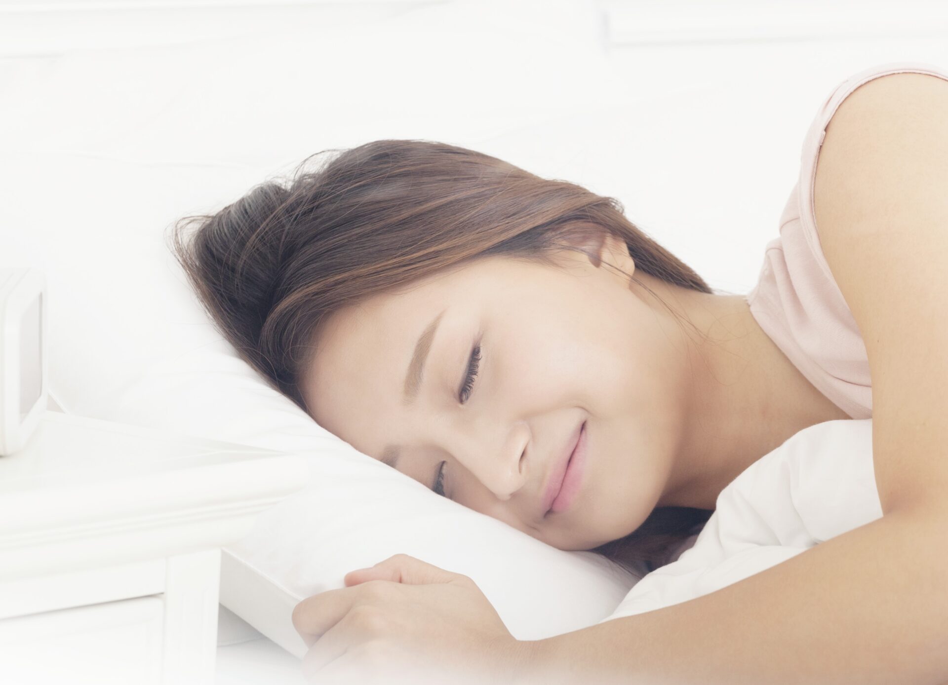 굿잠, 꿀잠 돕는 ‘베개’ … 적정 높이와 사용법은?