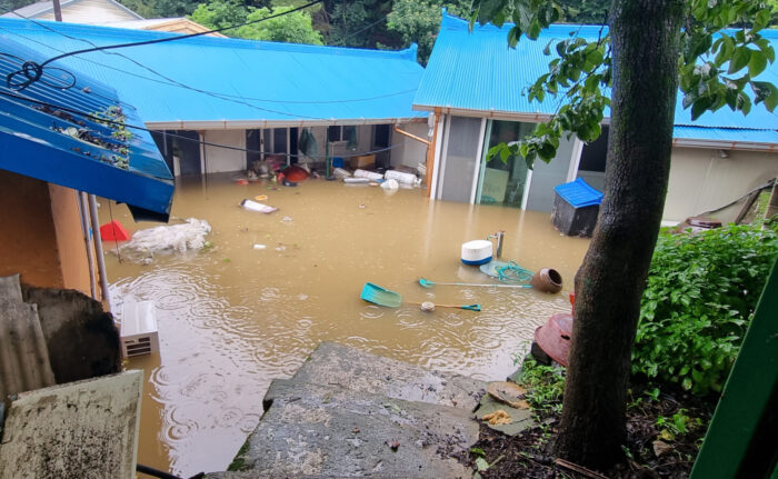폭우·홍수 지역에선 ‘이것’도 조심해야