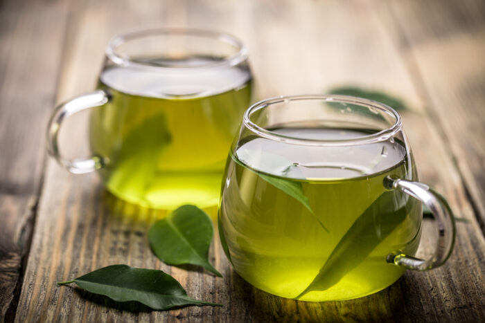 Detoxifying Foods: Garlic, Green Tea, Seaweed, and More