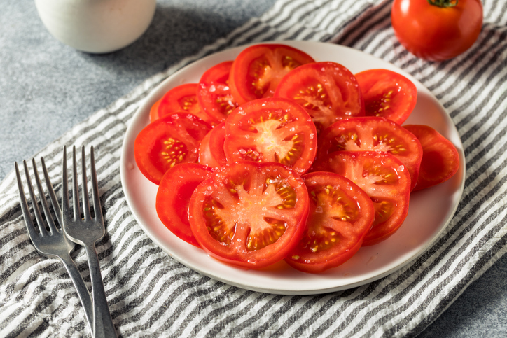토마토 영양 높이려면 설탕 대신 ‘이것’ 뿌려야?