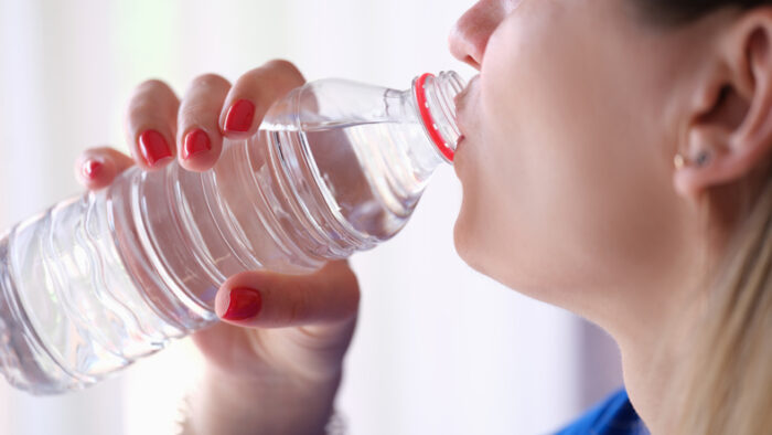 물을 마셔야 하는 진짜 이유…’장내 미생물’에 답이 있다
