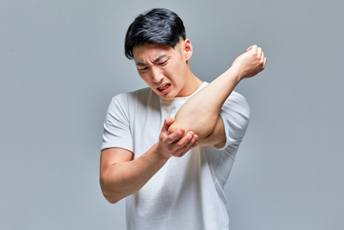 ‘엎드려 쪽잠자고 손가락 저릿’…팔꿈치터널증후군 의심