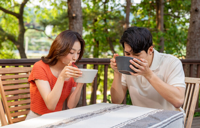 뜨거운 국물 마시다 ‘앗 뜨거’… 입안 화상 빨리 나으려면?