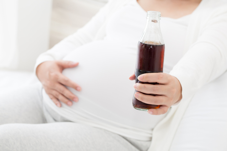 임신 중 ‘이 음료’ 많이 마시면 아들 자폐 위험 ↑