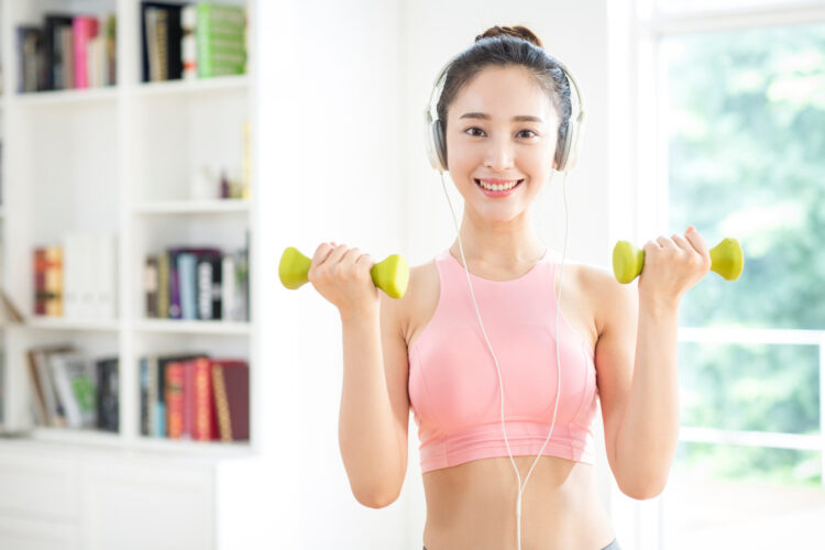 菓子、パンの代わりにパン、野菜、もっと…メンタルヘルスのための悪い習慣と良い習慣