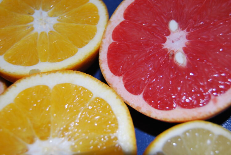 No mezcle estos medicamentos con pomelo: puede causar dolor de cabeza, vómitos e incluso desmayos