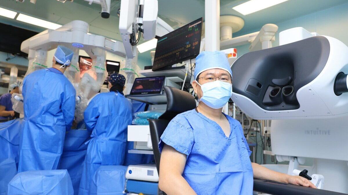 폐·식도암 수술 더 섬세하게…삼성서울병원, 최신 로봇 '다빈치5' 도입
