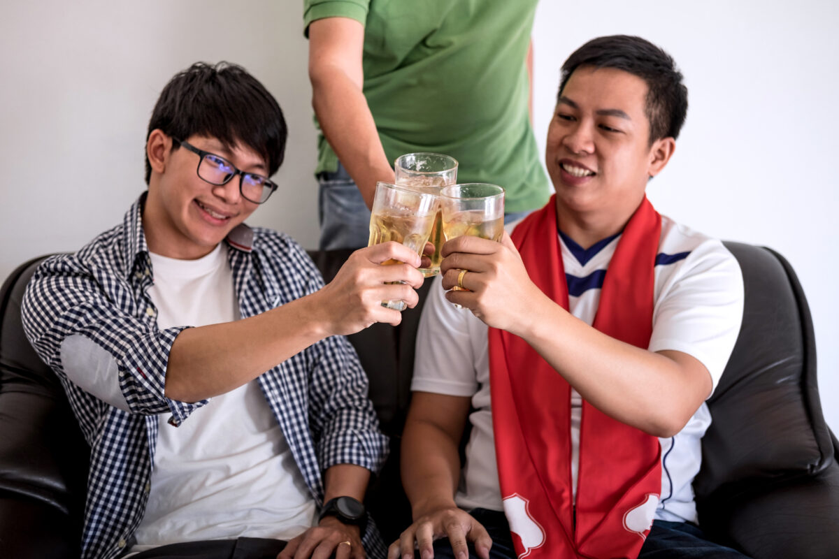 하룻밤 맥주·칵테일 폭음 28세男...열흘이나 극심한 두통 겪은 까닭은?