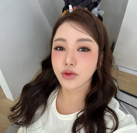 “송가인 맞아?” 아이돌급 미모로 변신한 비결…‘이 메이크업’ 뭐길래?